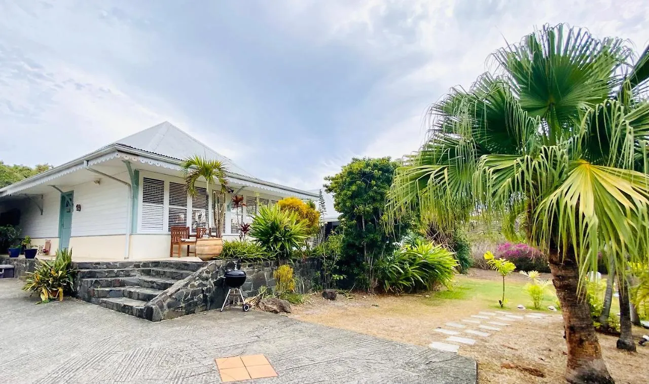 Villa Gaia - Bungalow Ti-Zen Et Son Jacuzzi Niche Dans Un Jardin Tropical, Sejour En Amoureux Le Diamant Chalet