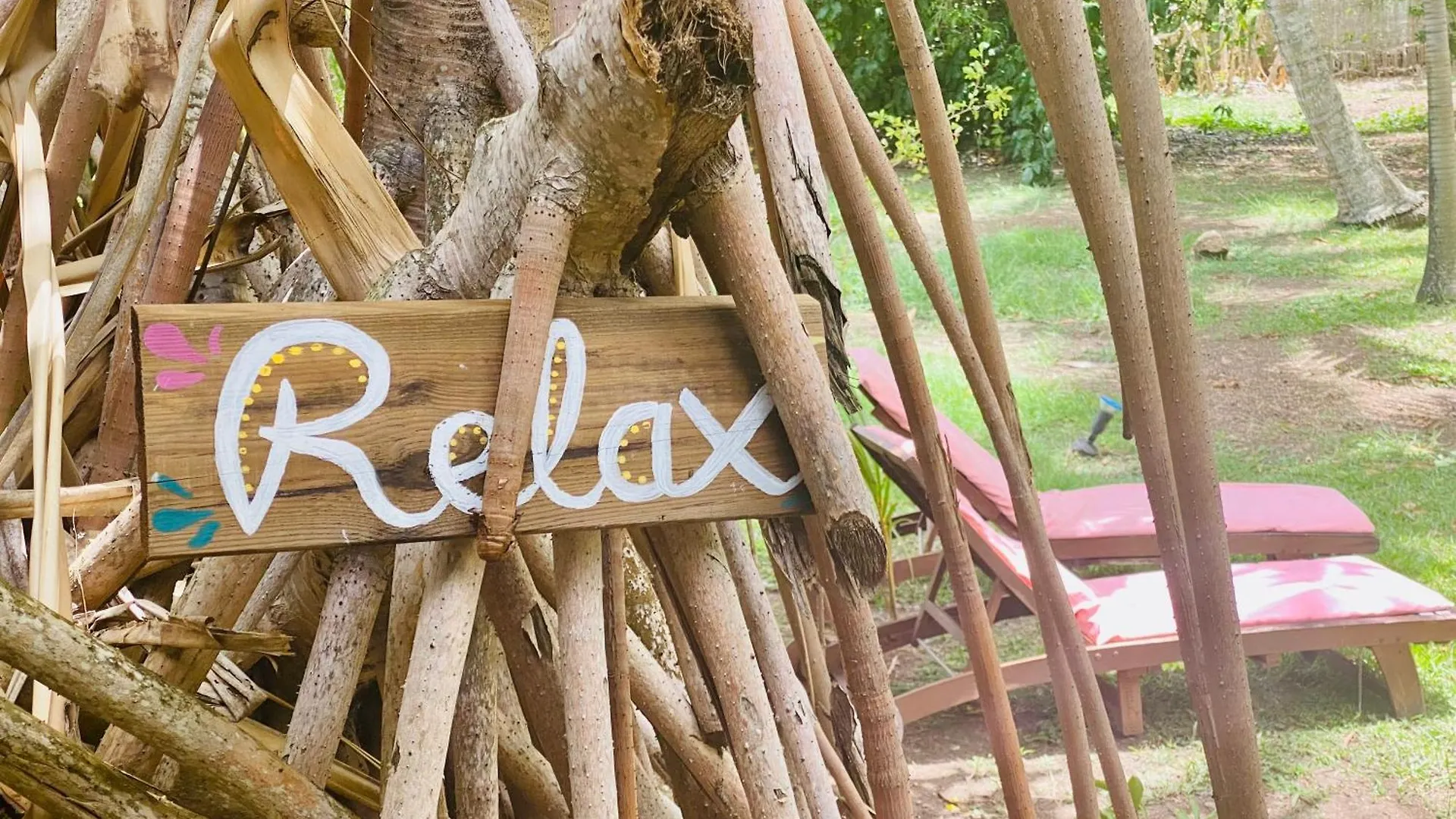 Villa Gaia - Bungalow Ti-Zen Et Son Jacuzzi Niche Dans Un Jardin Tropical, Sejour En Amoureux Le Diamant 0*,  Martinique